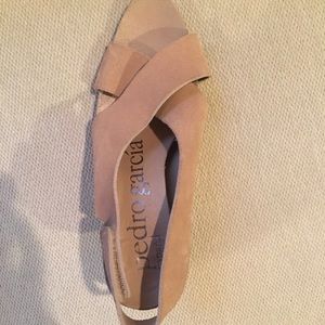 Pedro Garcia light tan calf leather heels